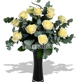 Букет цветов из 15 кремовых роз