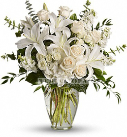 Букет цветов из белых роз, лилий, альстромерий
