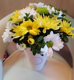 Цветы в коробке "Солнечные хризантемы &#9825;"